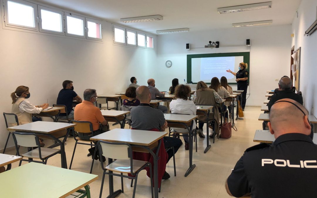 Charla “Riesgos de Internet” para padres